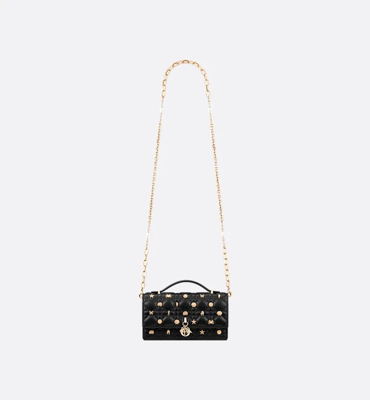 Mini sac My Diôr 
d'agneau Cannage noir et studs dorés Dior Cabinet de Curiosités