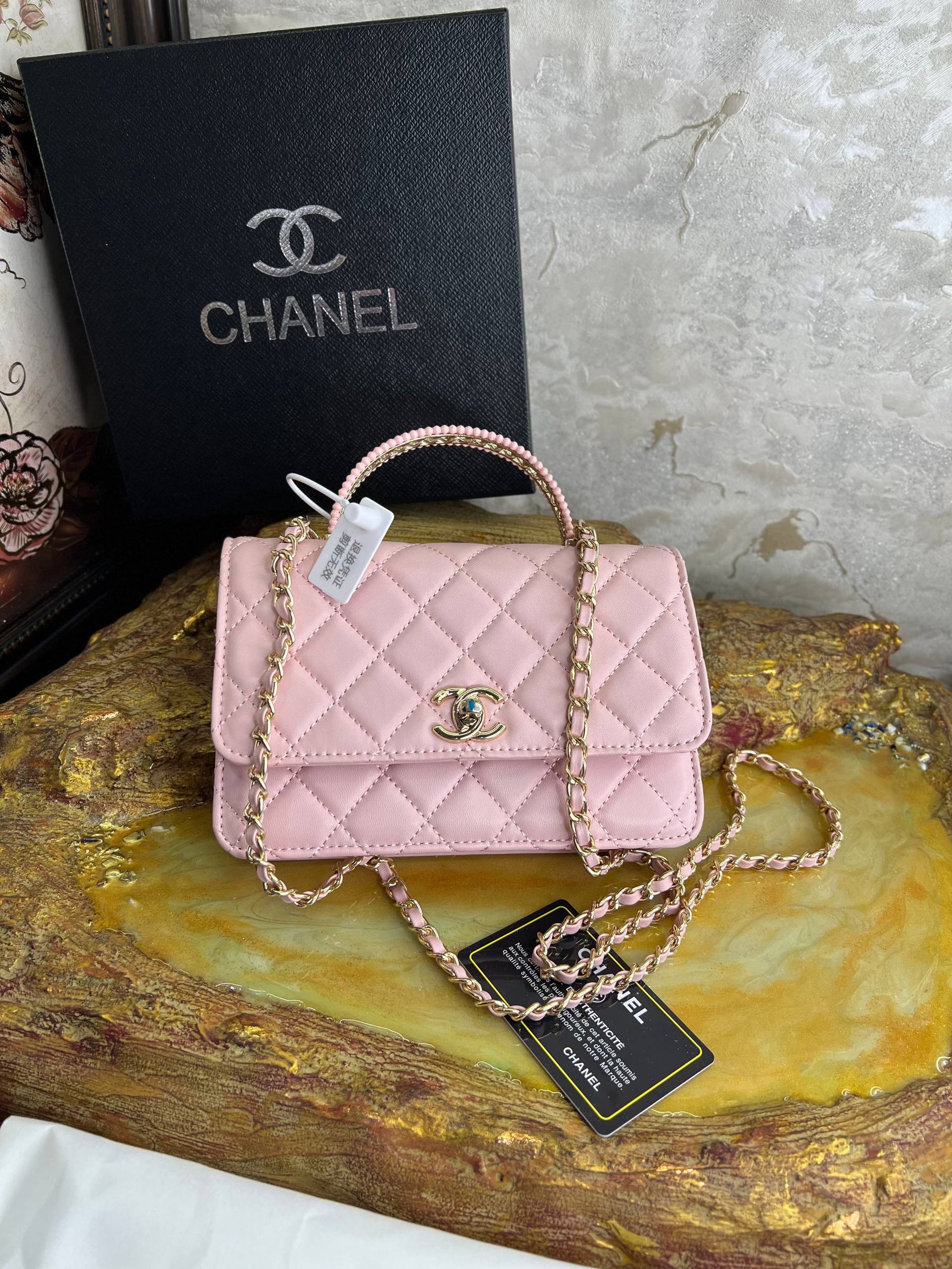 CH@NEL Mignon en rose  Portefeuille à chaîne CH@NEL avec poignée supérieure