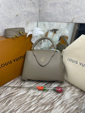 LV Capucines BB En cuir