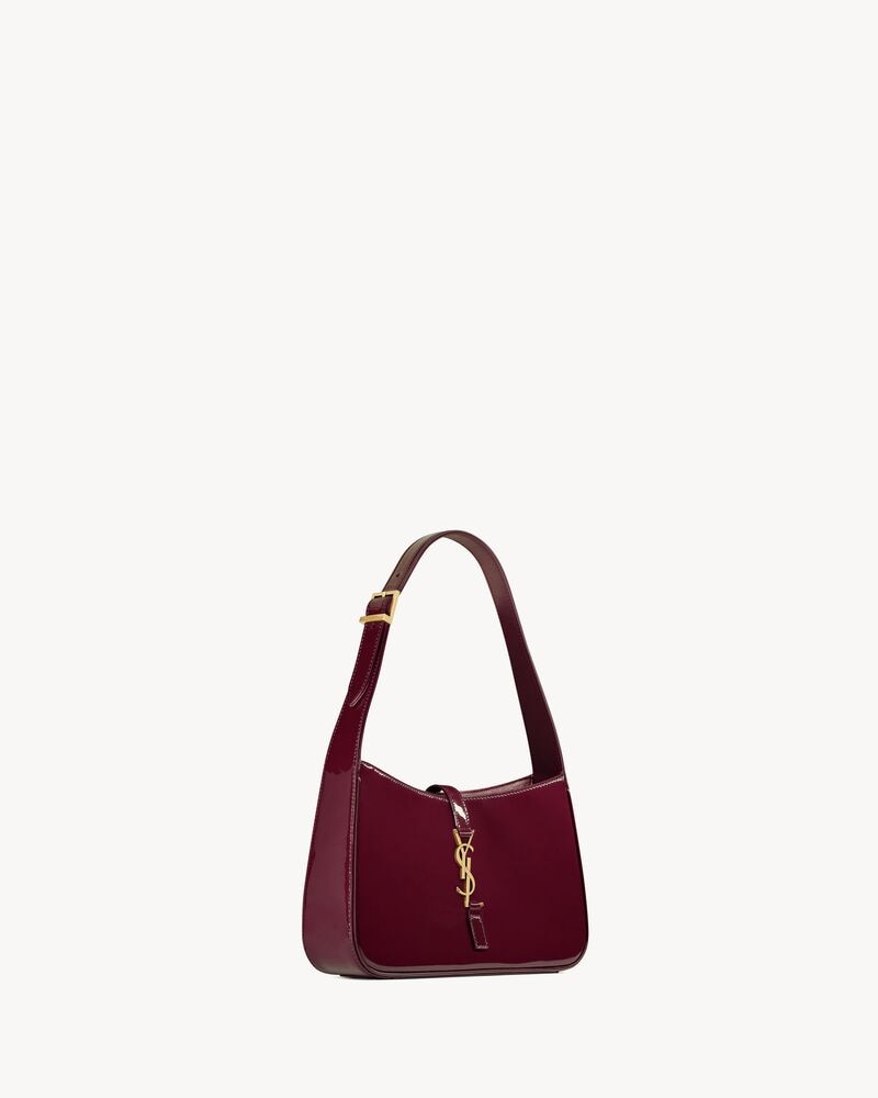 YSL le 5 à 7 verni
DARK RED WINE