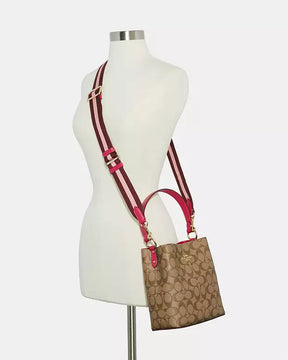 Co@ch Petit Sac Seau Town En Toile Signature