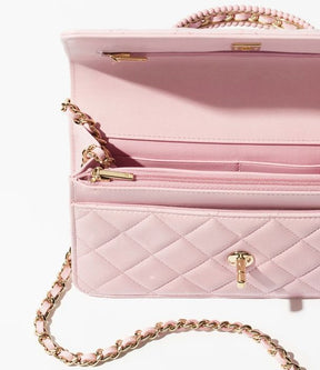 CH@NEL Mignon en rose  Portefeuille à chaîne CH@NEL avec poignée supérieure