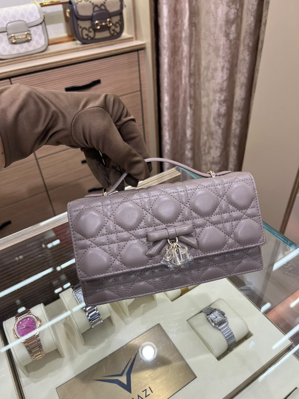 Mini sac My Dior
Cuir d'agneau Cannage gris Trianon