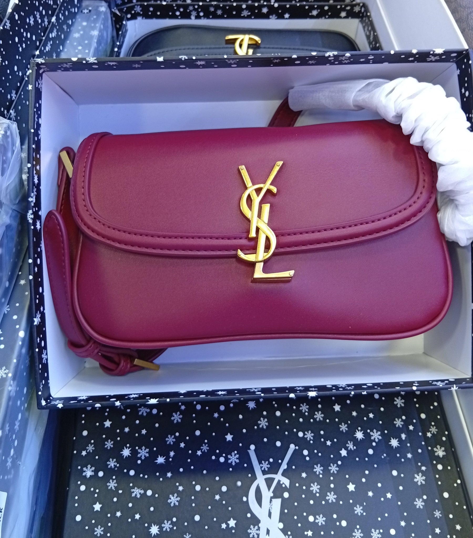 YSL SOLFERINO SMALL EN BOX S@INT LAURENT
ROUGE CABERNET