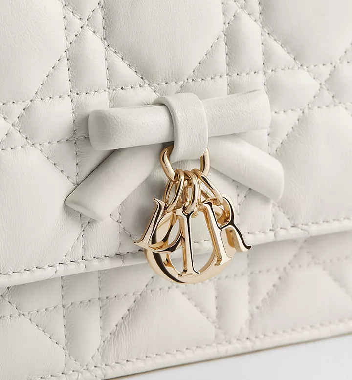 Mini sac My Dior
Cuir d'agneau Cannage couleur latte