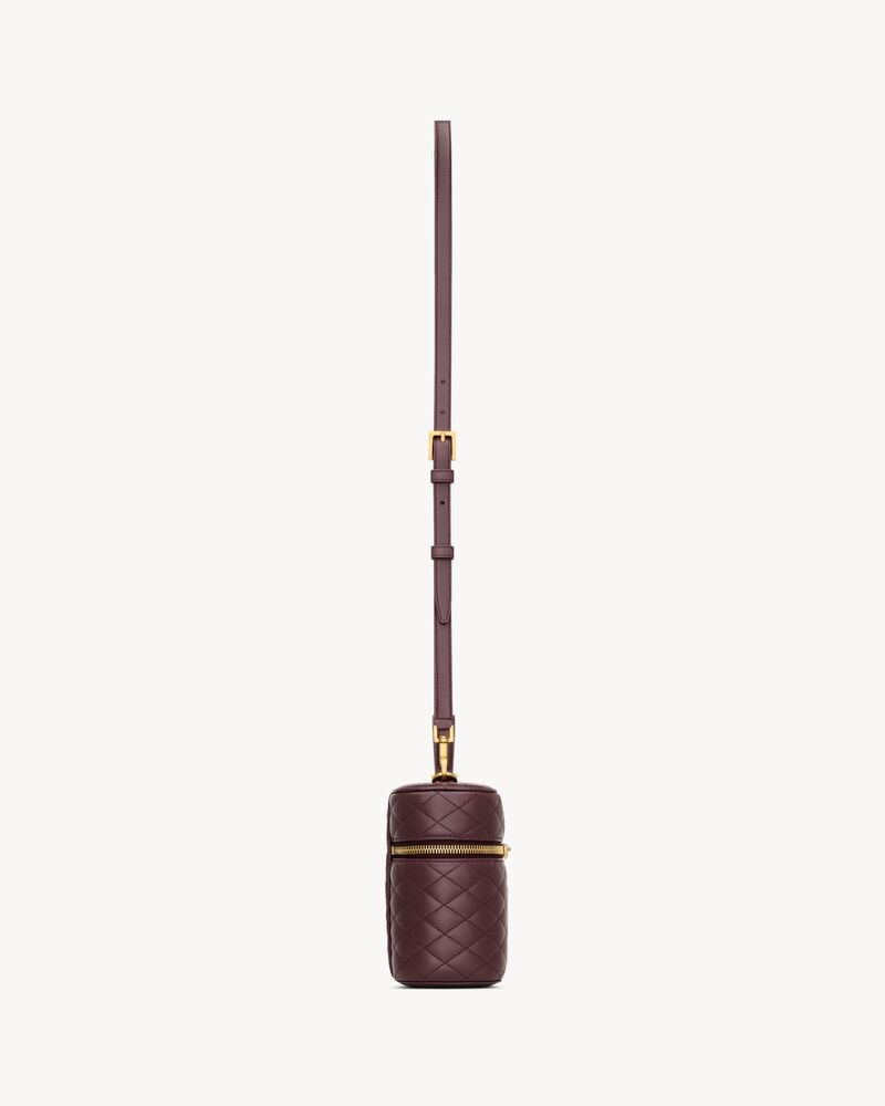 YSL GABY VANITY EN CUIR D’AGNEAU
ROUGE CABERNET