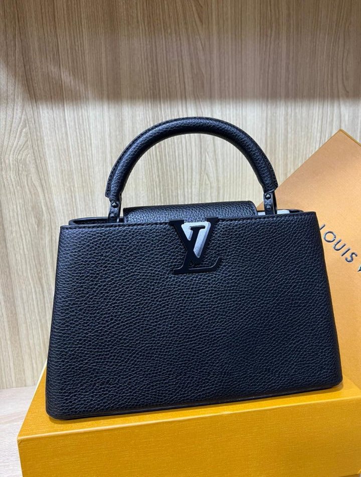 LV Capucines BB En cuir