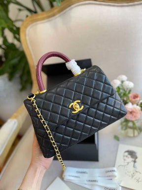 Petit sac à main à rabat en lézard caviar noir