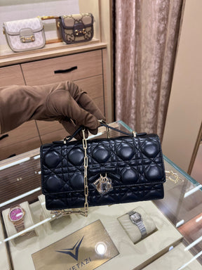 Mini sac My Dior
Cuir d'agneau Cannage noir
