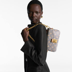 LV Pochette Métis East West M12429