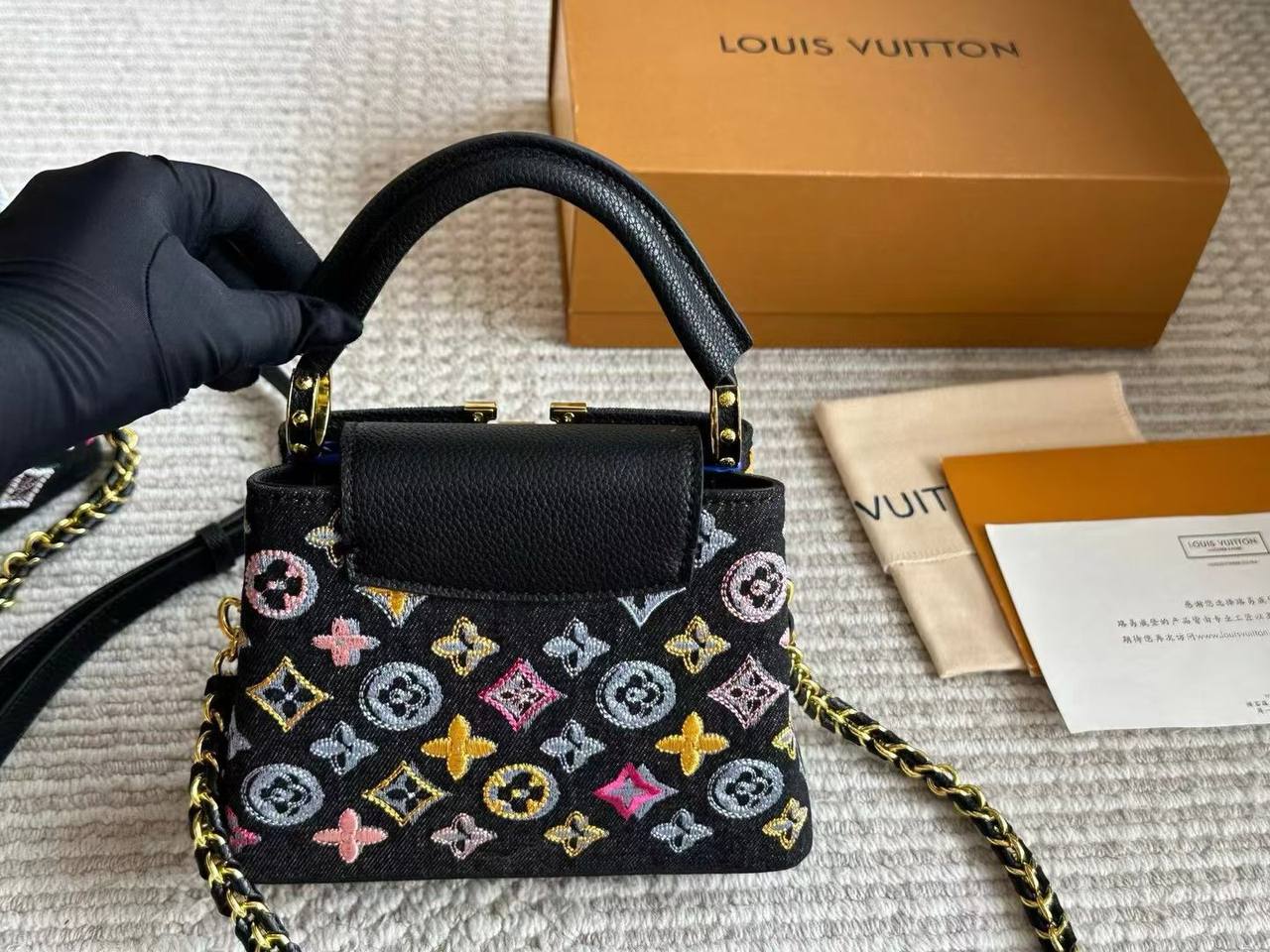 LV Capucines Mini-Monogramme Perlé Noir