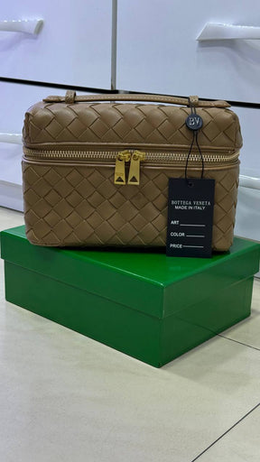 BÔTTÊGA VËNÊTA Bang Bang Vanity Case Sac intrecciato