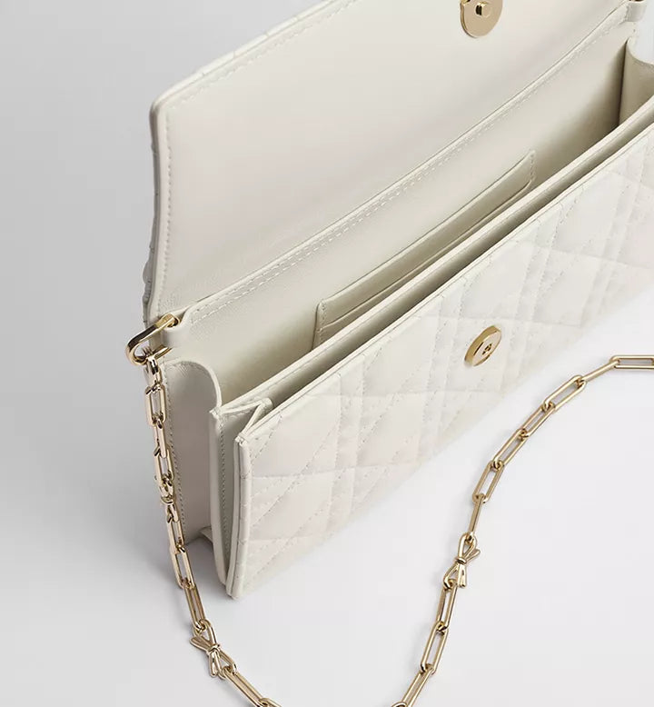 Mini sac My Dior
Cuir d'agneau Cannage couleur latte