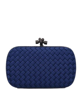 BOTTEGA VENETA Pochette Knot en peau de serpent bleue