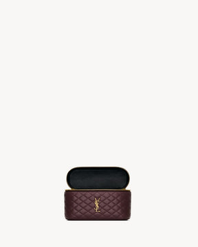 YSL GABY VANITY EN CUIR D’AGNEAU
ROUGE CABERNET