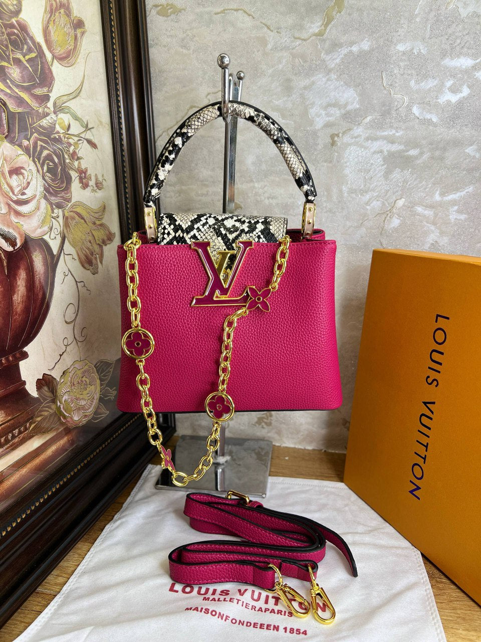LV Sac Capucines BB