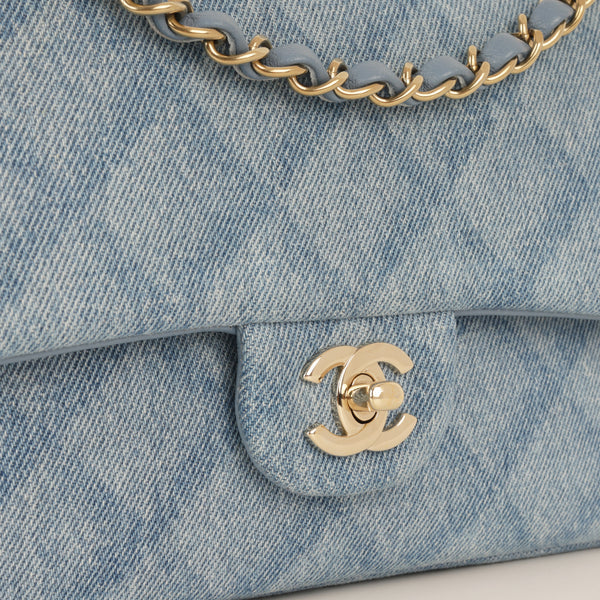 Sac Chanel Classique Moyen à Flap - Denim Trompe-l'œil | Fermoirs en Or Champagne