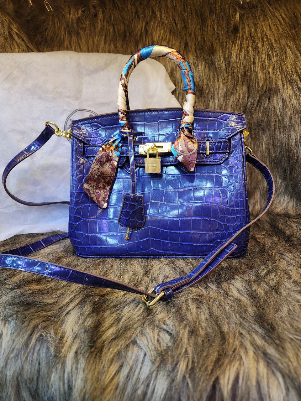 Sac à main poignée avec cadenas en véritable verni effet croco