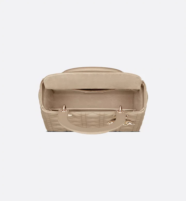 Sac Ladÿ Diôr Medium d'agneau Cannage couleur sable